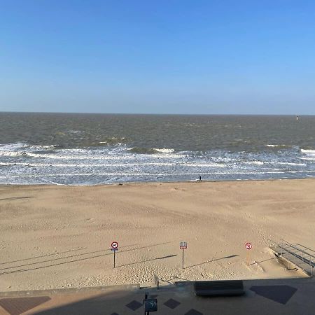 Huswell - Beautiful Spacious Studio With Frontal Sea View Knokke-Heist Buitenkant foto
