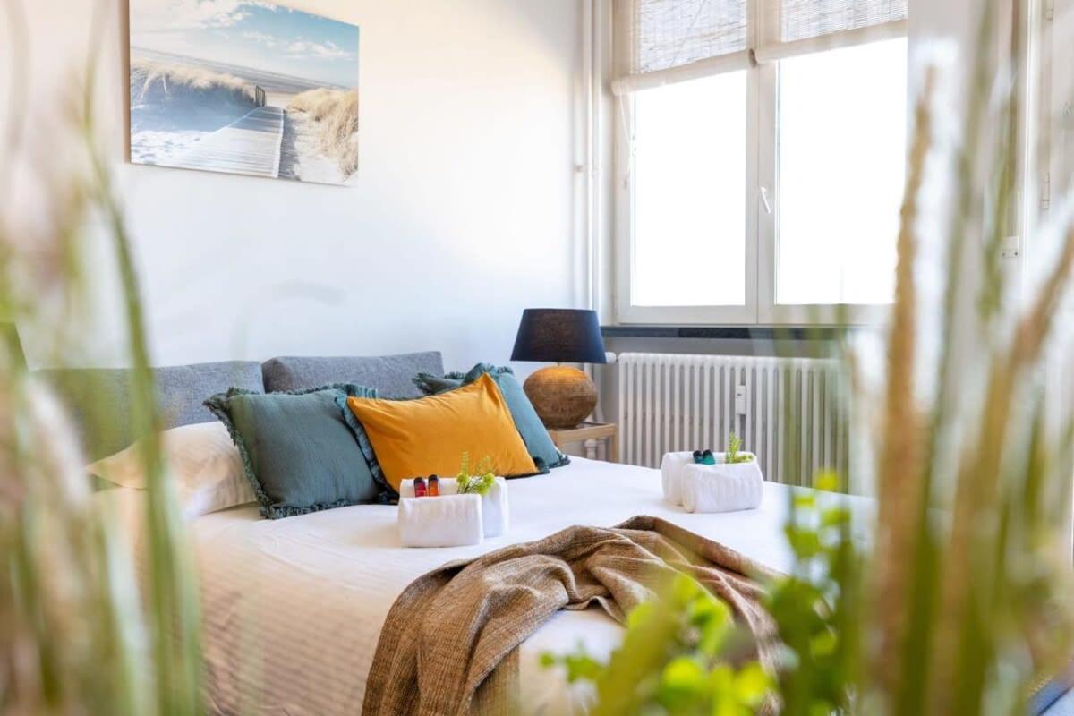 Huswell - Beautiful Spacious Studio With Frontal Sea View Knokke-Heist Buitenkant foto