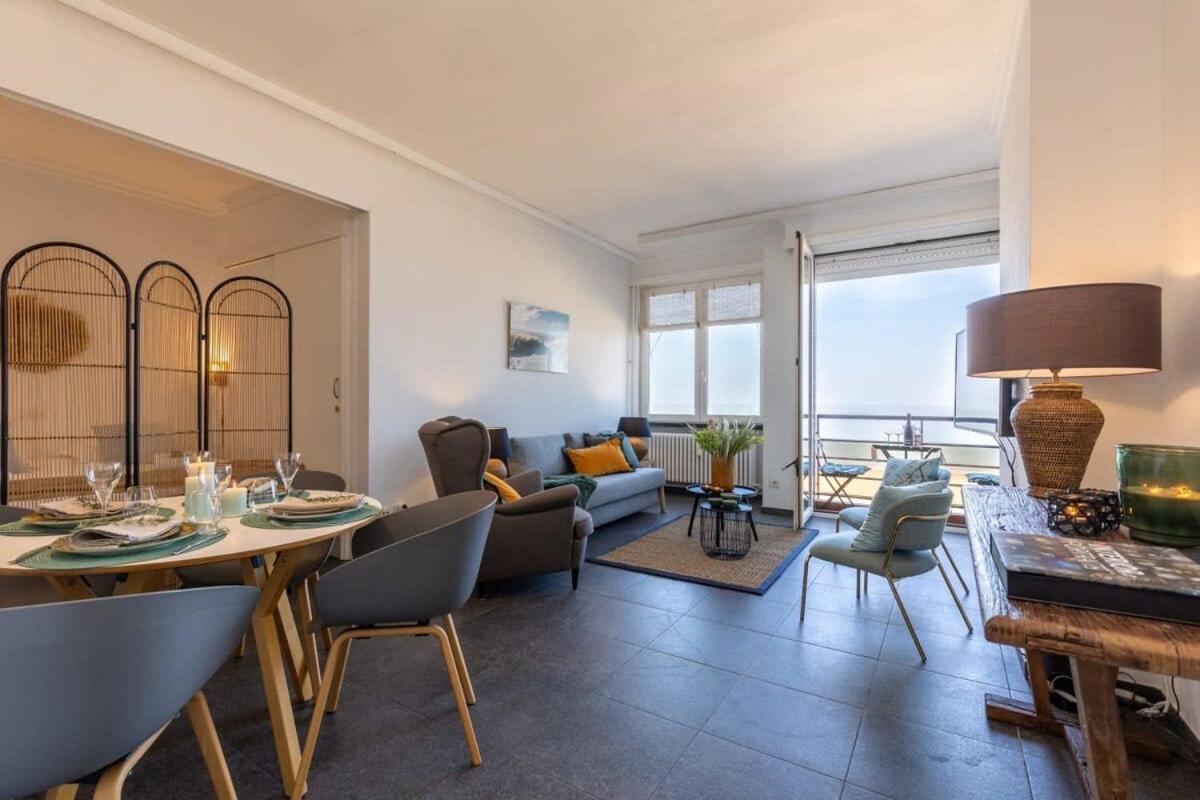 Huswell - Beautiful Spacious Studio With Frontal Sea View Knokke-Heist Buitenkant foto