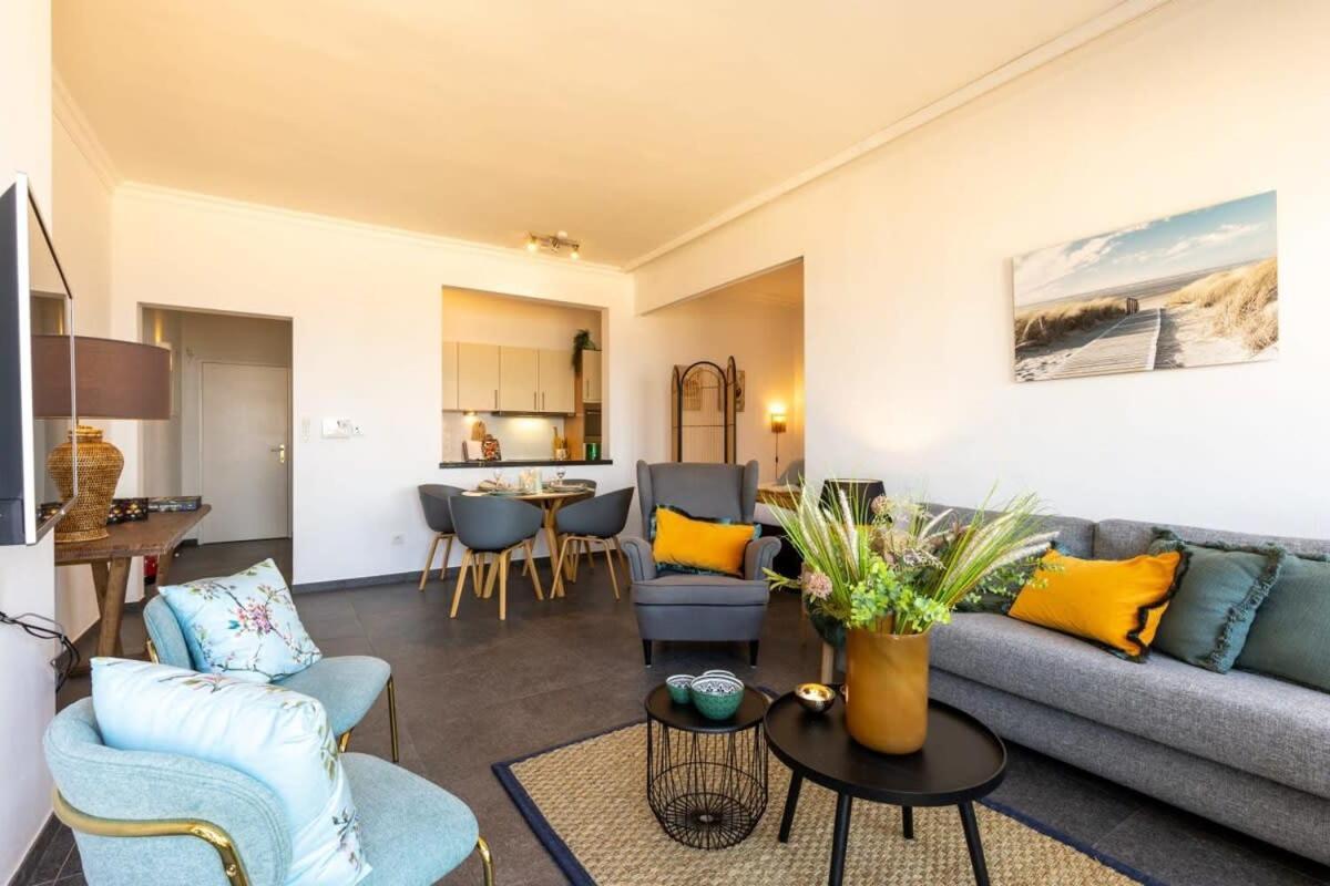 Huswell - Beautiful Spacious Studio With Frontal Sea View Knokke-Heist Buitenkant foto