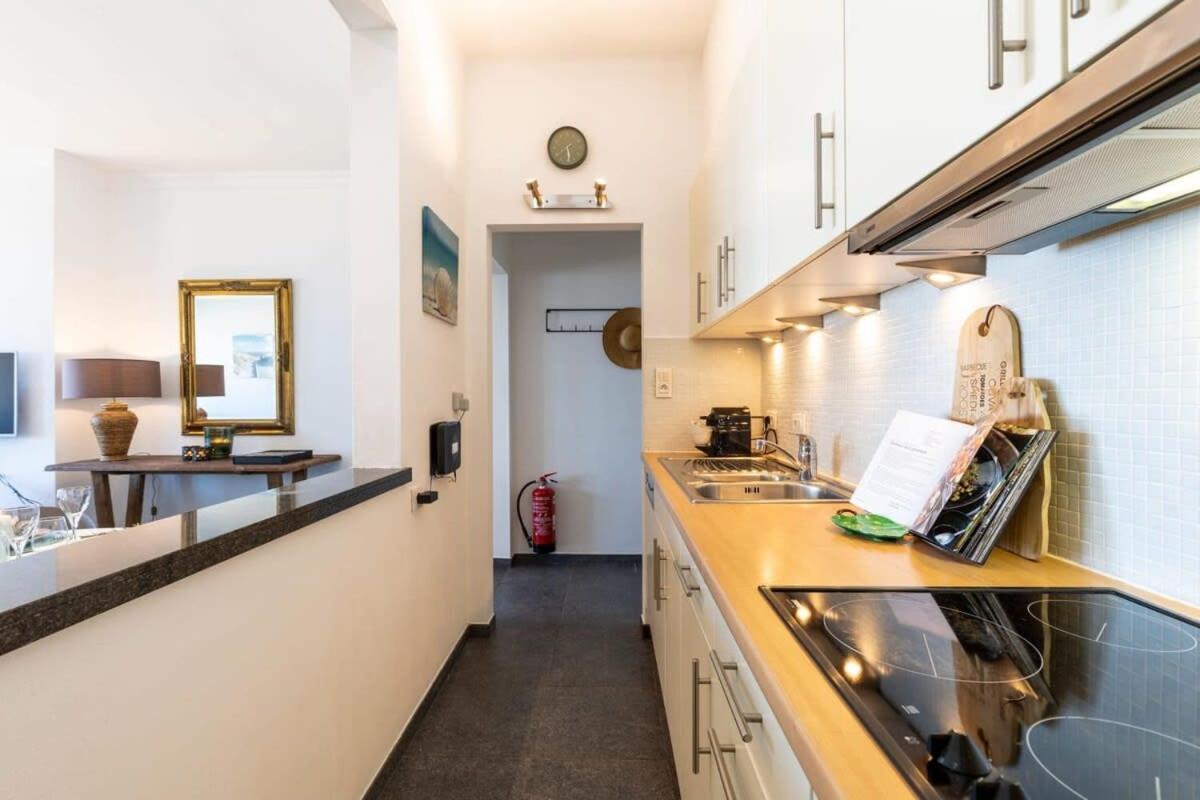 Huswell - Beautiful Spacious Studio With Frontal Sea View Knokke-Heist Buitenkant foto